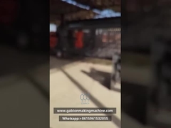 Непальский клиент работает с габионной сеткой.